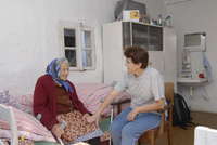 Clients of charity services (photo: Lubomír Kotek).